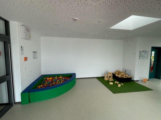 Hirzsteinzwerge Bällebad